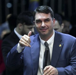 Foto Marcos Oliveira/Agência Senado Toffoli suspende processos contra Flávio Bolsonaro