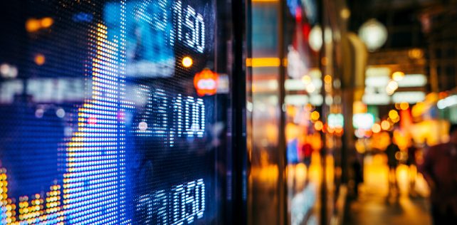 Bolsa abre semana em alta