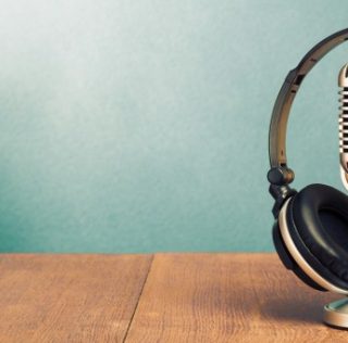 Empresa sueca investe no mercado brasileiro de audiolivros e podcasts