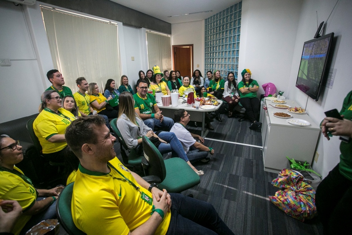 Advogado trabalhista explica direito a folgas em dias de jogos da Copa