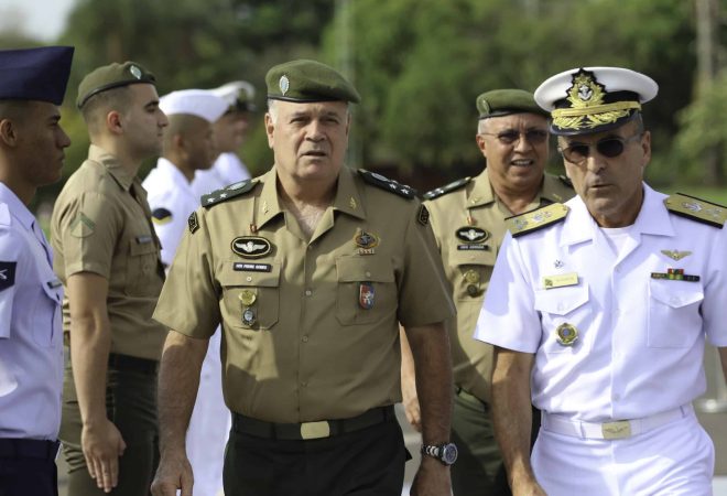 O Comandante do Exército, Marco Freire Gomes,  participa de cerimônia alusiva ao primeiro aniversário da Escola Superior de Defesa