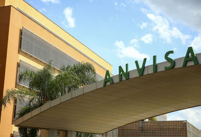 Fachada do edifício sede da Agência Nacional de Vigilância Sanitária (Anvisa).