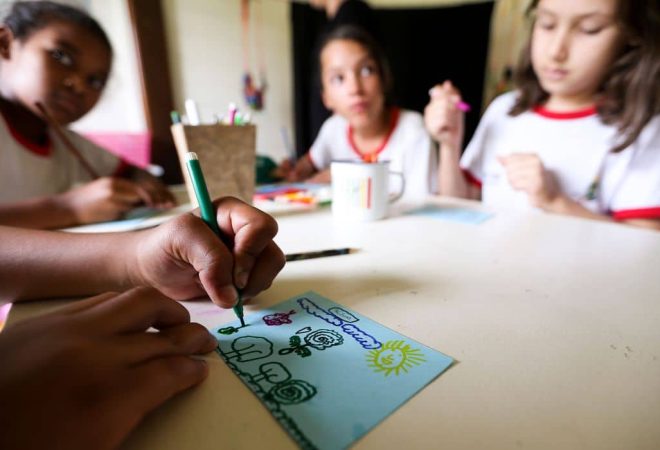 Brasília - Alunos da rede pública de ensino do DF realizam atividades de educação ambiental na Escola da Natureza.( Marcelo Camargo/Agência Brasil)