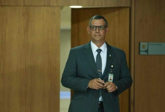 19fev2019---porta-voz-da-presidencia-da-republica-otavio-do-rego-barros-durante-briefing-no-palacio-do-planalto-1555872274050_v2_900x506