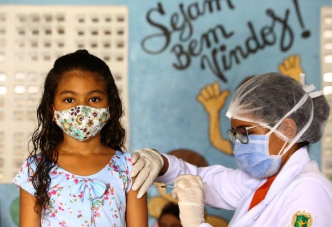 vacina crianças pandemia