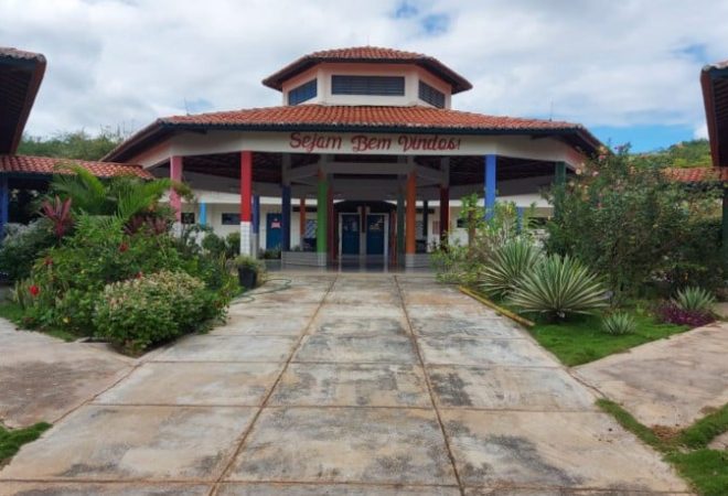 1_escola_farias_brito_ceara_ataque_1-21687517