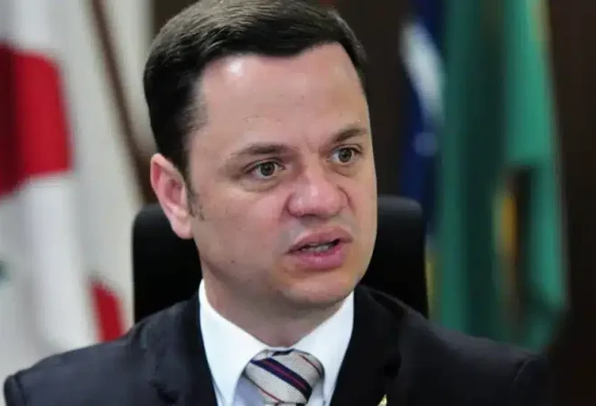 2020-01-28-x86669462-delegado-da-policia-federal-e-agora-chefe-da-seguranca-do-gdf-anderson-torres-tem-20-anos-d.jpg.pagespeed.ic.fhs2grpm1y