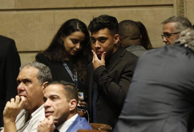O vereador Gabriel Monteiro durante a votação da cassação de seu mandato na Câmara Municipal do Rio.