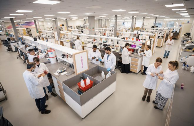20250306-rodolfobuhrer-laboratoriosGB-0175_optimized_300