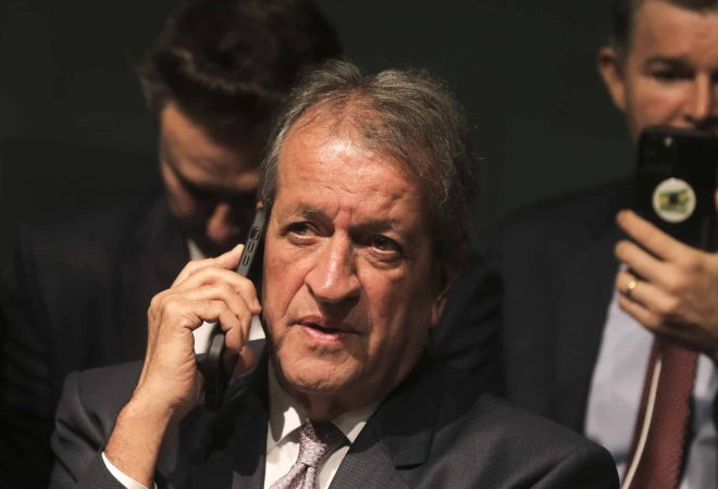 O presidente nacional do Partido Liberal (PL), Valdemar Costa Neto, fala com a imprensa no Centro de Eventos e Convenções Brasil 21, em Brasília.