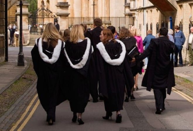 (Imagem: admissão Universidade de Oxford. Foto: James Dobson/Fonte: Alamy)