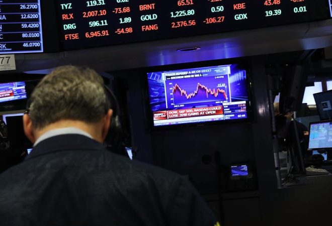 44866_USA181120stockplungeafp_1542754810617