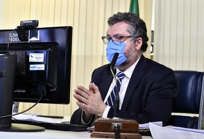 Ernesto Araújo senado