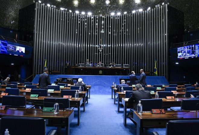 Plenário do Senado Federal durante sessão deliberativa ordinária semipresencial.
