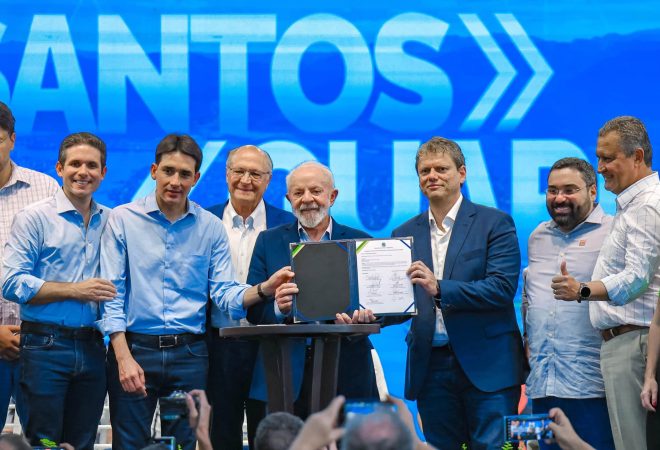 Presidente da República, Luiz Inácio Lula da Silva, durante cerimônia de Lançamento do Edital de Concessão do Túnel Submerso Santos-Guarujá. Parque Valongo, Armazém 4, Santos - SP.Foto: Ricardo Stuckert / PR