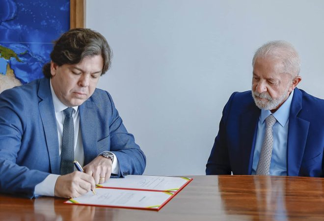 Brasília (DF), 24/04/2025 - Presidente da República, Luiz Inácio Lula da Silva, dá posse a Frederico de Siqueira Filho como Ministro de Estado das Comunicações, durante audiência no Palácio do Planalto. Foto: Ricardo Stuckert/PR