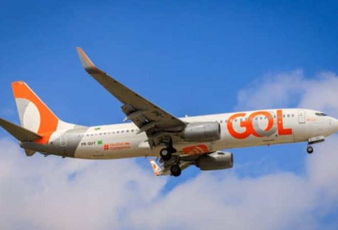 737-800-Gol-Linhas-Aereas-1-696x464