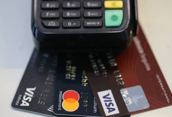 80428275_ririo-de-janeiro-rj-27-12-2018juros-dos-cartoes-de-creditos-bandeiras-visa-e-masterc