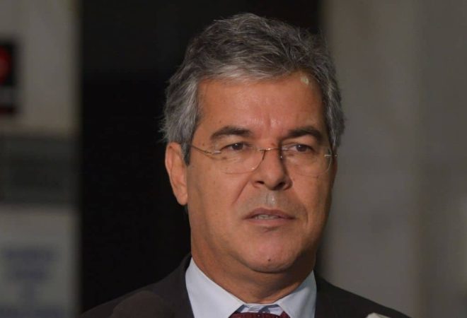 Brasília - Senador Jorge Viana dá entrevista sobre a Lei Anti-Terrorismo sobre manifestações durante a Copa do Mundo de 2014 (José Cruz/Agência Brasil)