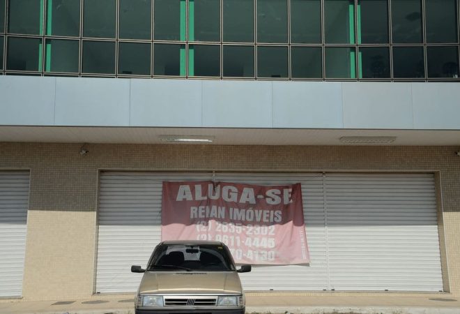 Itaboraí (RJ) - Anúncio de aluguel de lojas e salas se espalham pela cidade. O desemprego aumentou após a redução das obras do Comperj (Tânia Rêgo/Agência Brasil)