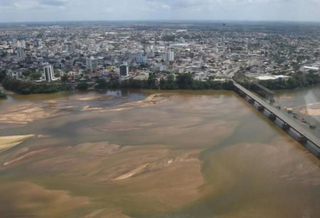 Vitória (ES) - Ribeirinhos do município de Colatina estão sendo notificados sobre os perigos da onda de lama decorrente do rompimento das barragens de rejeitos em Mariana (MG) (Fred Loureiro - Secom - ES/Divulgação)