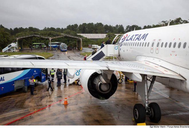 A320-LATAM-Base-Aerea-de-Canoas-2-1024x683