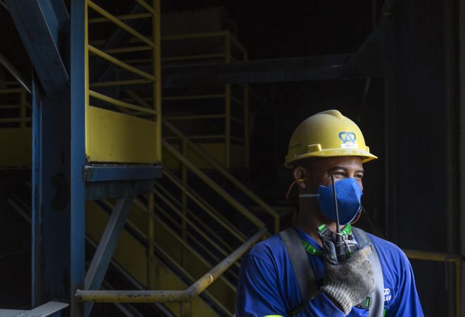 RIBEIRAO PRETO, SP - 19 ABRIL: Funcionarios da Copersucar, trabalham no Terminal Intermodal, em Ribeirao Preto, em 19 de abril de 2016. (Foto: RENATO STOCKLER)