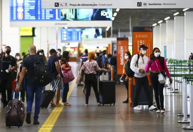 Aeroporto-com-passageiros--Marcelo-CamargoAgencia-Brasil