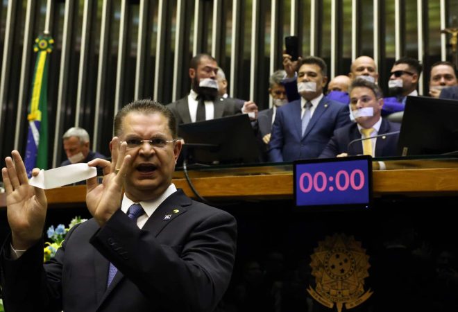 Brasilia_ 05082025_Deputados de oposição em ato tapando a boca na Câmara_Jose CruzAgencia Brasil