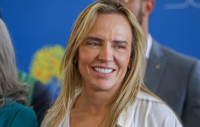Celina Leão