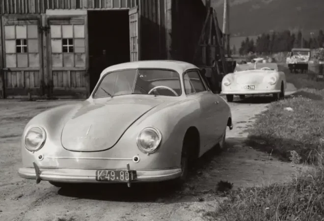 HAV-494_1_1948-Porsche-Typ-356-_-2-GmAnd-CoupC-auf-dem-Porsche-WerksgelNnde-in-GmAnd-_-KNrnten_