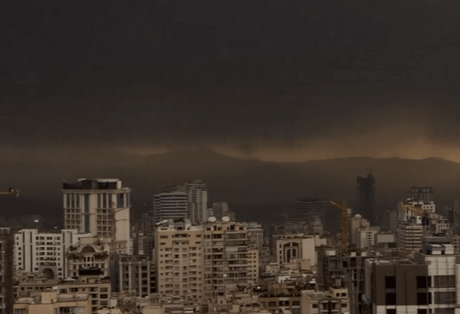 Irã - 080326 Teerã amanhece com chuva tóxica que queima a pele e após ataques EUA-Israel a depósitos de combustível_Fotos Públicas