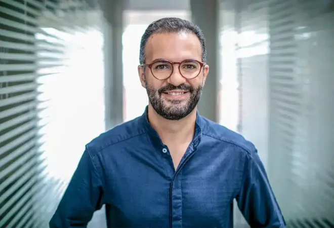 Leo-xavier-more-startup-trabalho-home-office-multa