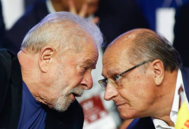 O pre-canditado Lula da Sila e Geraldo Alckmin participam do Cogresso do PSB, em Brasilia. | Sérgio Lima/Poder360 28.04.2022