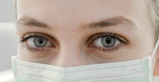 Máscara facial