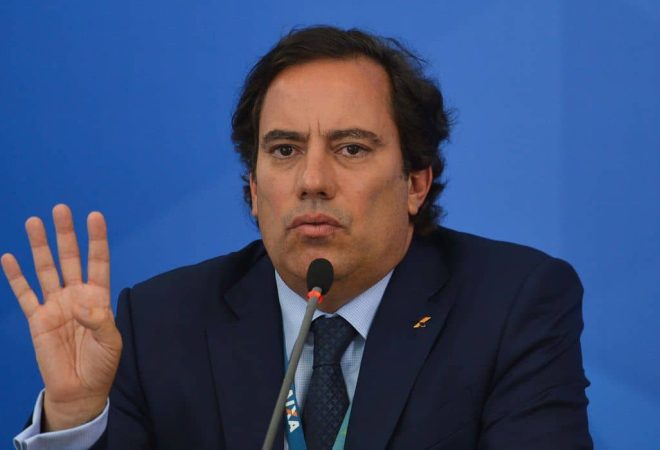 O presidente da Caixa Econômica Federal, Pedro Guimarães, fala à imprensa no Palácio do Planalto, sobre o lançamento do aplicativo CAIXA|Auxílio Emergencial