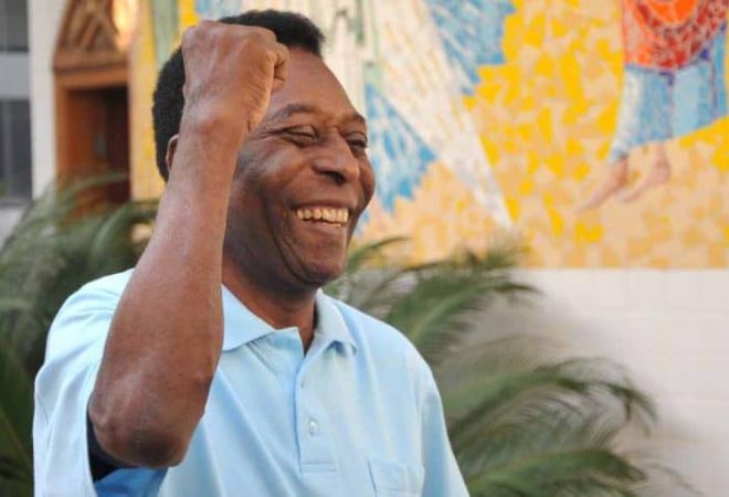 Pele-foto-divulgacao-Santos-800x479
