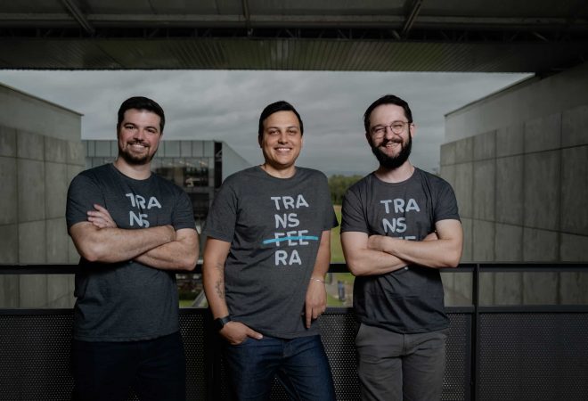 Rodrigo Kratzer (CFO), Fernando Nunes (CEO) e Rafael Negherbon (CTO) da Transfeera. Crédito de imagem Max Schwoelk_01