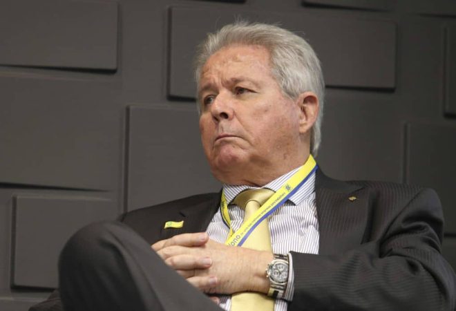 O novo presidente do Banco do Brasil, Rubem Novaes, durante cerimônia de transmissão do cargo na sede do Banco do Brasil