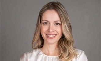 Sabrina-Zanker-Epoca-Cosmeticos