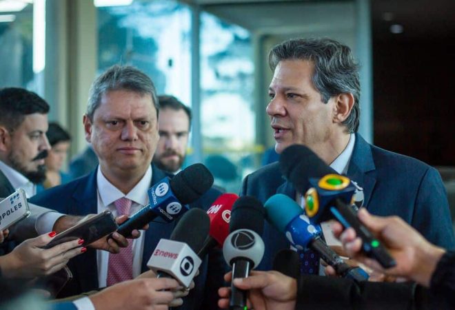 Brasília (DF), 05/07/2023 - Ministro Fernando Haddad fala com jornalistas após reunião com Governador do Estado de São Paulo, Tarcísio de Freitas. Foto: Diogo Zacarias/Ministério da Fazenda