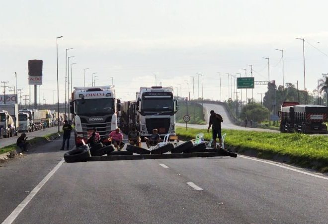 bloqueios manifestantes estradas