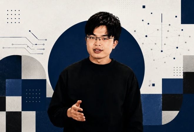 Yang Zhilin, fundador da Moonshot AI: o pesquisador de 34 anos que lidera a nova onda de startups de IA na China (YouTube/Reprodução/Fundo gerado por IA/Exame)