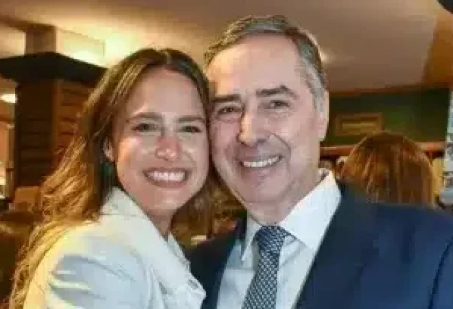 a-advogada-luna-van-brussel-barroso-lanca-livro-ao-lado-do-pai-o-ministro-luis-roberto-barroso-no-rio-1752946761705_v2_360x480.jpg