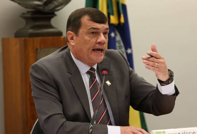 O ministro da Defesa, Paulo Sérgio Nogueira de Oliveira, participa de audiência pública da Comissão de Fiscalização Financeira e Controle da Câmara dos Deputados