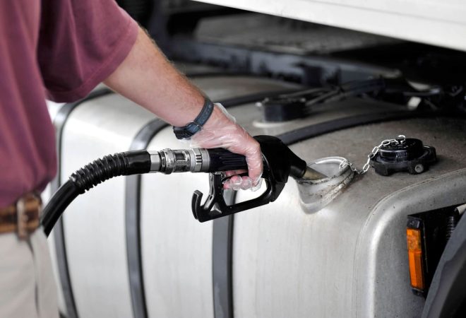 abastecendo com diesel tanque free
