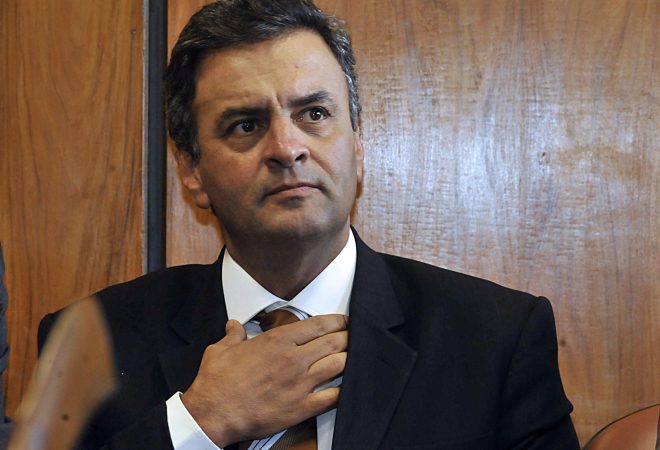 Brasilia - O senador eleito Aécio Neves (PSDB-MG) reune- se com  a lideranca do Psdb na camara dos deputados (José Cruz/Agência Brasil)