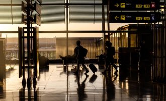 aeroporto avião decolagem viagem