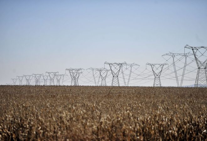 Linhas de transmissão de energia, energia elétrica