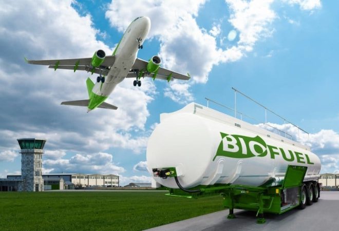 airplane with biofuel trailer